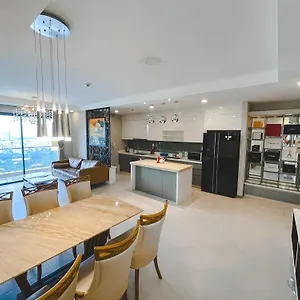 Luxury Gold 86 -rooftop Pool , Ho Chi Minh-stad Vietnam